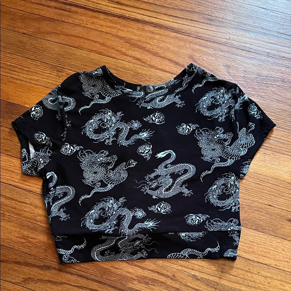 Black Dragon Print Crop Top